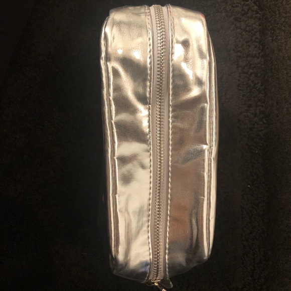 Kylie cosmetic bag. Bundle deal - Picture 3 of 16